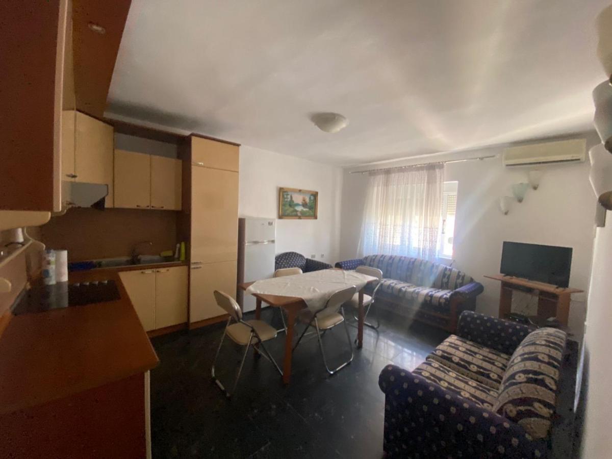 Pina'S House Apartment Vlore Exterior photo